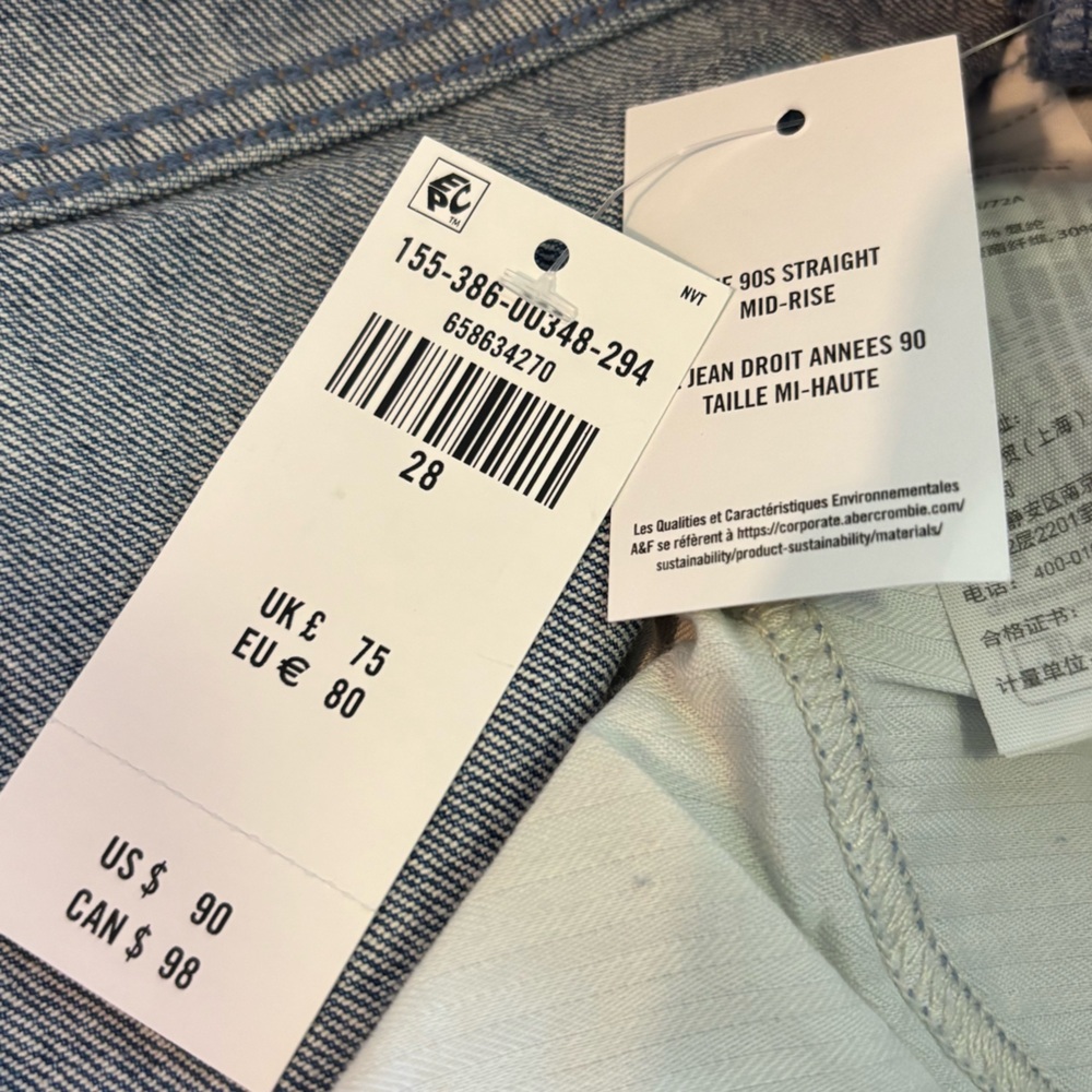 NWT A&F Mid Rise 90s Straight Jean 28R - Picture 5 of 6